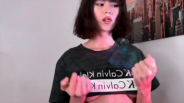 Snapshot of Raven__Blod chatting on September 2025 11:43:01 PM Raven Blod online show from September 2025 11:43:01 PM