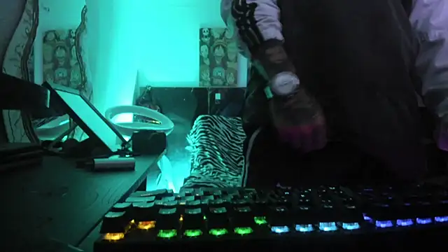 Snapshot of Sisoyalejo420 chatting on December 2025 02:32:02 AM Sisoyalejo420 online show from December 2025 02:32:02 AM