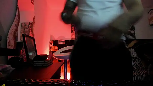 Snapshot of Sisoyalejo420 chatting on December 2025 01:43:02 AM Sisoyalejo420 online show from December 2025 01:43:02 AM