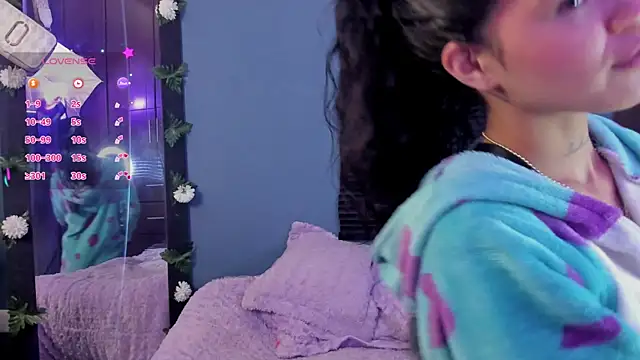 Alaia Asuka online show from December 2024 05:36:02 PM