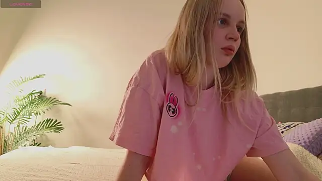 Snapshot of Beatrica_Klein chatting on May 2026 02:00:01 PM Beatrica Klein online show from May 2026 02:00:01 PM
