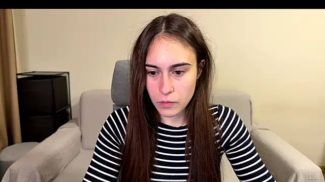 AliceKolltt online show from November 2025 04:29:01 PM