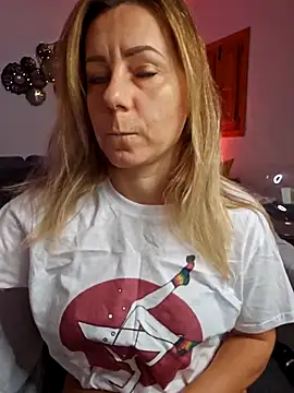 Snapshot of angela_88 chatting on November 2025 09:20:01 AM angela 88 online show from November 2025 09:20:01 AM