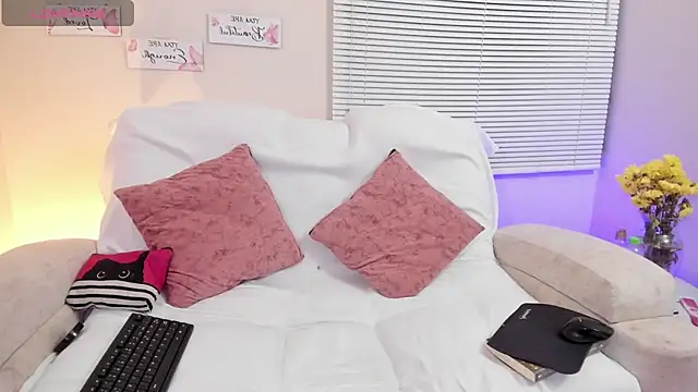 Snapshot of saracrowe chatting on January 2025 06:16:02 AM saracrowe online show from January 2025 06:16:02 AM