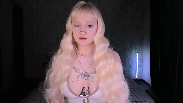 Snapshot of MariaMango chatting on November 2025 09:47:01 PM MariaMango online show from November 2025 09:47:01 PM