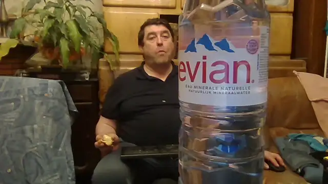 Snapshot of sympatrique chatting on February 2026 05:11:02 PM sympatrique online show from February 2026 05:11:02 PM