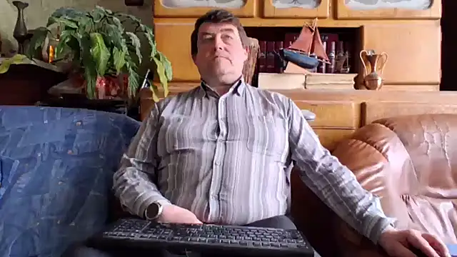 Snapshot of sympatrique chatting on February 2026 11:50:02 AM sympatrique online show from February 2026 11:50:02 AM