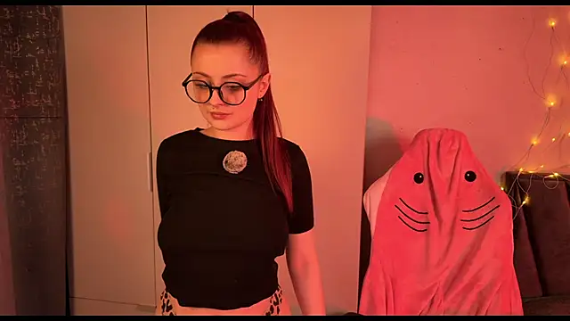 RozieRose online show from December 2025 02:28:01 AM