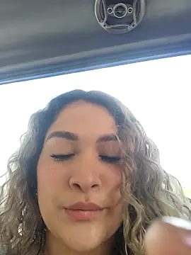 Sara smiiith211 online show from April 2026 06:24:02 PM