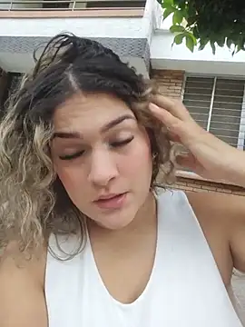 Sara smiiith211 online show from May 2026 10:26:02 PM