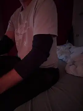 Snapshot of Bennyben8604 chatting on December 2024 06:20:02 PM Bennyben8604 online show from December 2024 06:20:02 PM