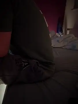 Snapshot of Bennyben8604 chatting on December 2024 01:36:02 AM Bennyben8604 online show from December 2024 01:36:02 AM