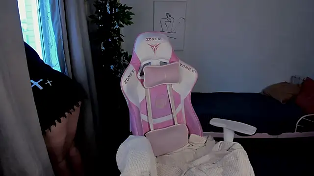 Snapshot of Stacy_Luv chatting on October 2025 03:39:02 AM Stacy Luv online show from October 2025 03:39:02 AM