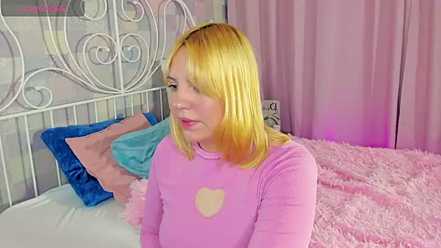 Snapshot of Stacy_Luv chatting on November 2025 09:08:02 AM Stacy Luv online show from November 2025 09:08:02 AM