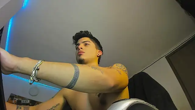 charlie hotxxx online show from February 2025 04:57:02 AM