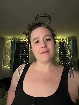 Snapshot of sylviahhh chatting on January 2025 03:20:01 AM sylviahhh online show from January 2025 03:20:01 AM