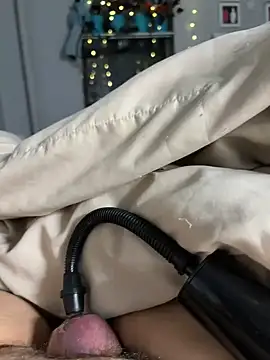 Snapshot of sylviahhh chatting on March 2026 02:04:01 AM sylviahhh online show from March 2026 02:04:01 AM