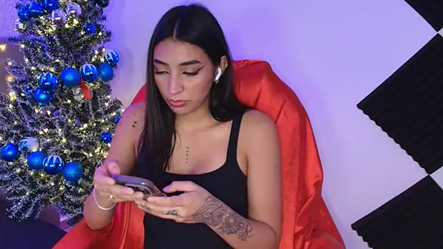 Snapshot of _Aura- chatting on January 2026 03:12:02 AM Aura- online show from January 2026 03:12:02 AM