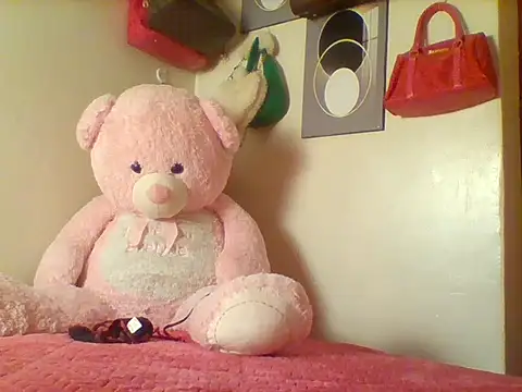 Queeen model online show from October 2025 05:12:02 PM