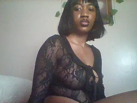 Queeen model online show from April 2026 10:01:02 PM