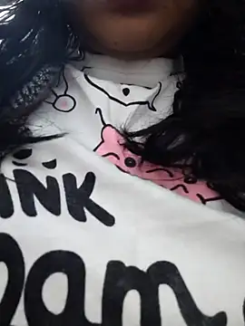 Snapshot of Aaradhya chatting on December 2024 01:18:02 AM Aaradhya online show from December 2024 01:18:02 AM