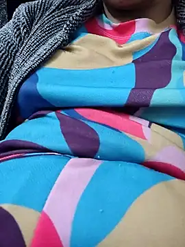 Snapshot of Aaradhya chatting on January 2025 04:48:02 AM Aaradhya online show from January 2025 04:48:02 AM