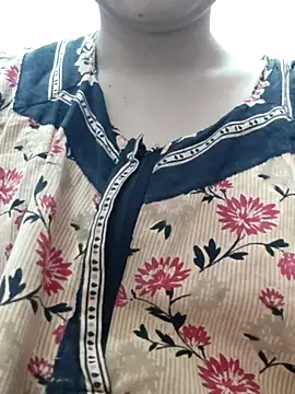 Snapshot of Aaradhya chatting on February 2025 01:33:01 AM Aaradhya online show from February 2025 01:33:01 AM