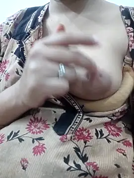 Snapshot of Aaradhya chatting on March 2025 01:18:02 PM Aaradhya online show from March 2025 01:18:02 PM