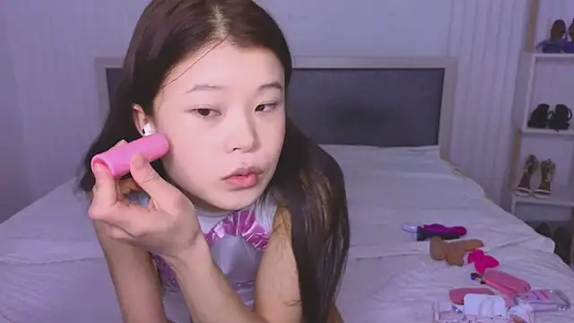 Snapshot of Tina_Kim_ chatting on January 2025 04:34:01 AM Tina Kim online show from January 2025 04:34:01 AM