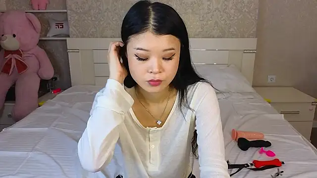 Snapshot of Tina_Kim_ chatting on March 2026 10:18:02 AM Tina Kim online show from March 2026 10:18:02 AM