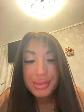 Snapshot of RuslanaXX chatting on November 2025 01:48:02 AM RuslanaXX online show from November 2025 01:48:02 AM