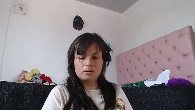 Snapshot of Aliciaheart chatting on November 2025 07:36:01 PM Aliciaheart online show from November 2025 07:36:01 PM