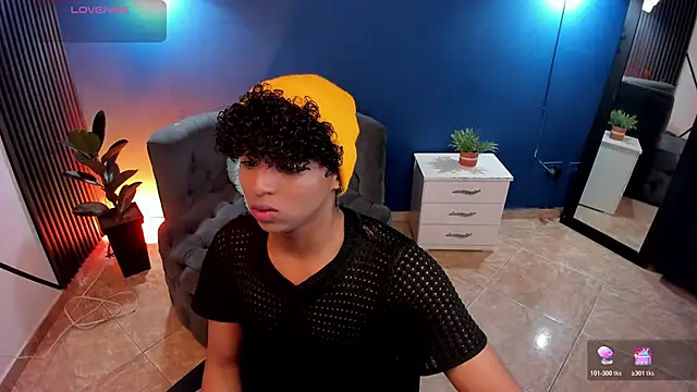 Noah Smith04 online show from November 2025 04:24:01 AM