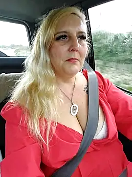 BecciDeluxe online show from December 2025 11:50:02 AM