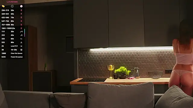 Snapshot of IdaJonesy chatting on November 2025 09:39:01 PM IdaJonesy online show from November 2025 09:39:01 PM