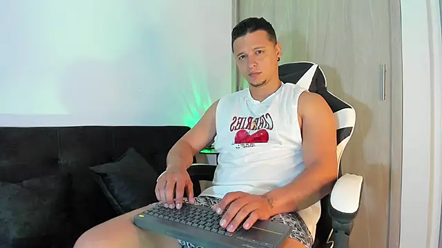 MITCHELL BURNS online show from November 2025 02:06:02 PM