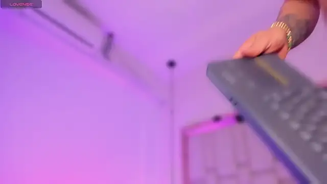 Kleverly Manson1 online show from March 2026 04:41:01 AM