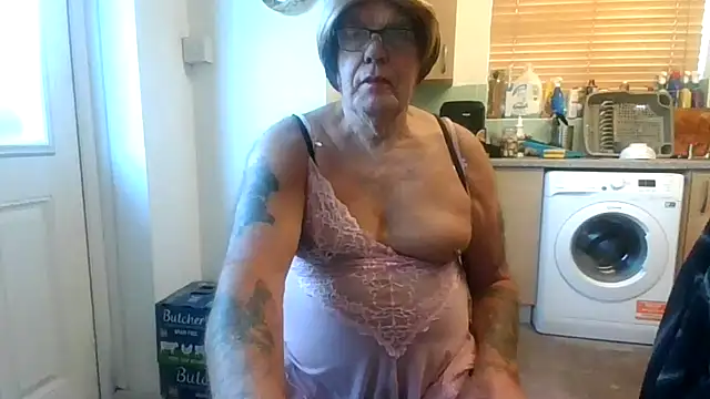 Snapshot of samanthasissieuk chatting on November 2025 08:39:02 AM samanthasissieuk online show from November 2025 08:39:02 AM