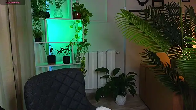 Lina-hill online show from November 2025 10:48:02 AM