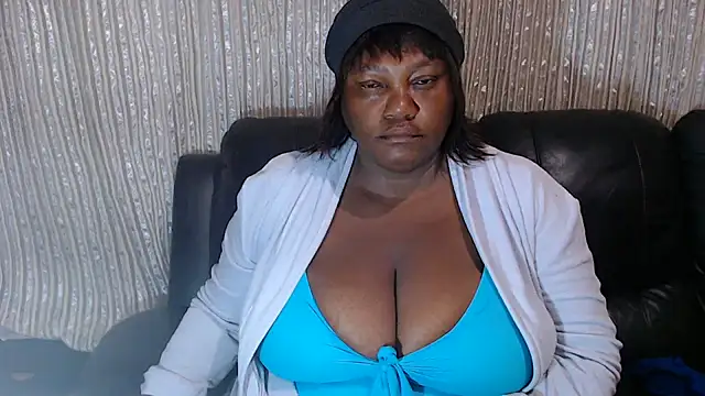 Snapshot of MATUREBUSSTY chatting on February 2025 12:27:02 AM MATUREBUSSTY online show from February 2025 12:27:02 AM