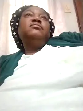 Snapshot of MATUREBUSSTY chatting on September 2025 07:52:02 PM MATUREBUSSTY online show from September 2025 07:52:02 PM