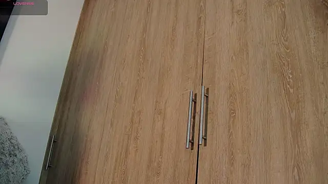 aidaadams online show from December 2025 11:48:02 AM