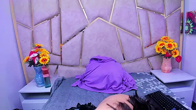 Kloe Candy1 online show from November 2025 04:37:01 AM