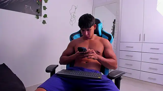 Bray Kevin online show from December 2024 01:25:01 AM