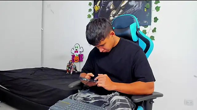 Bray Kevin online show from February 2025 11:24:01 PM