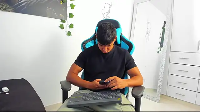 Bray Kevin online show from March 2025 03:20:01 PM