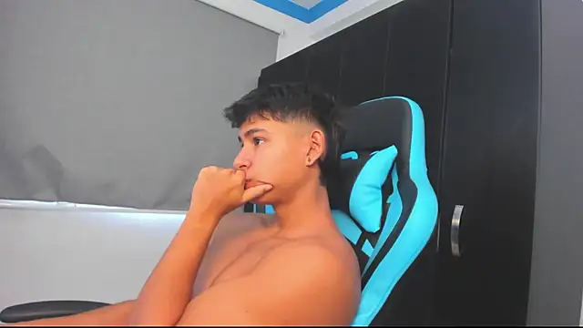 Bray Kevin online show from October 2025 04:44:02 PM