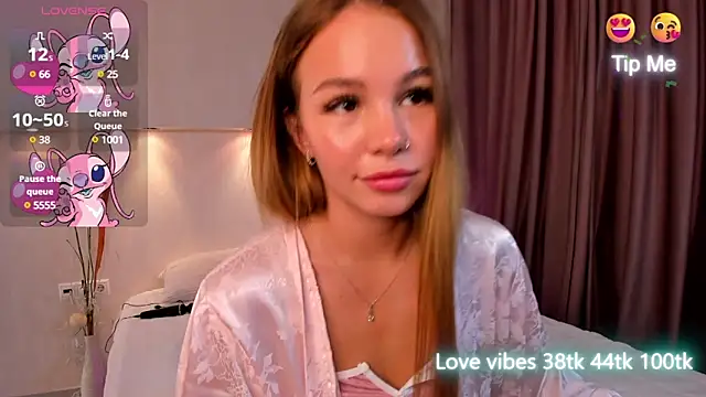 Snapshot of Tracy-Taylor chatting on March 2025 11:17:01 AM Tracy-Taylor online show from March 2025 11:17:01 AM