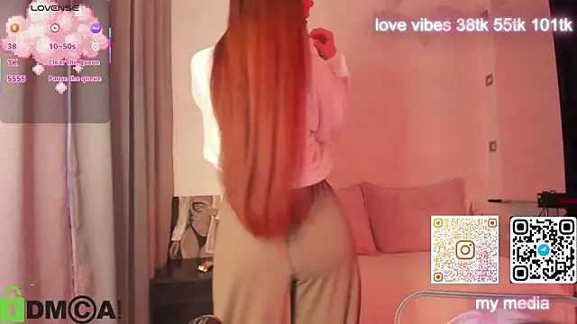 Snapshot of Tracy-Taylor chatting on September 2025 12:00:02 AM Tracy-Taylor online show from September 2025 12:00:02 AM