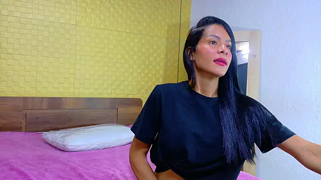 Snapshot of Mrs_booty chatting on February 2025 02:10:02 PM Mrs booty online show from February 2025 02:10:02 PM